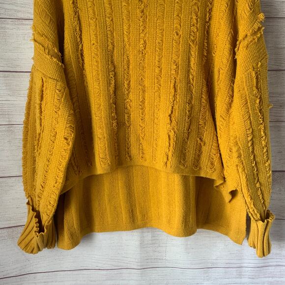 Gilli Yellow Turtleneck Sweater with Cuffed Long Sleeves High Low Size Medium - Picture 3 of 16